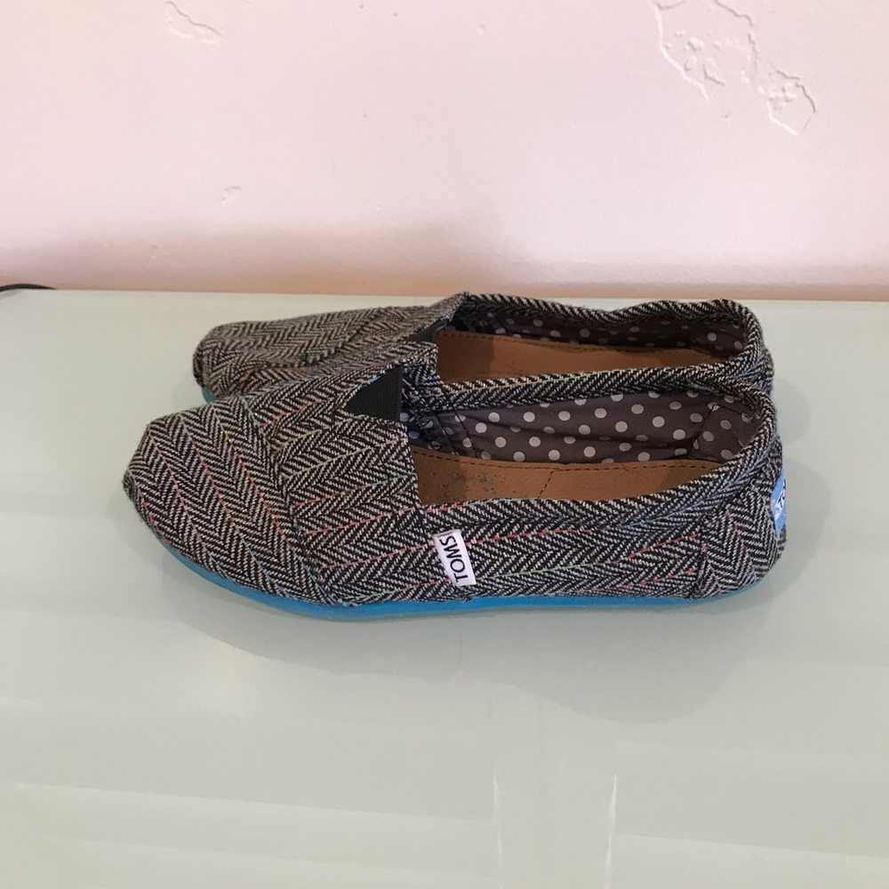 Toms - Picture 2 of 3